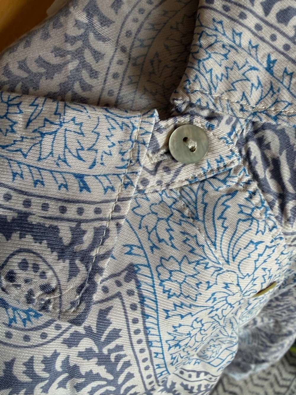 Splendid Collection Mackenzie Paisley Long Sleeve Button Up Blouse Size Medium - Picture 9 of 9